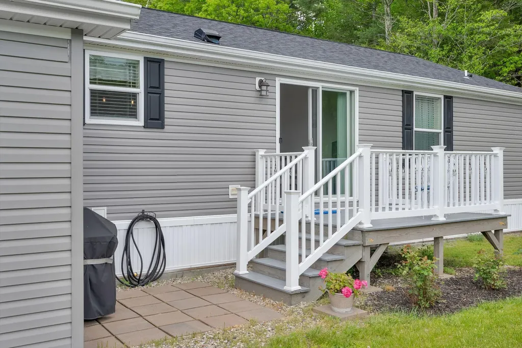 17 Rods Way Arundel ME 04046