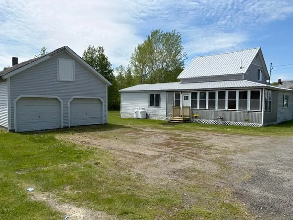 44 Lagrange Road Howland ME 04448