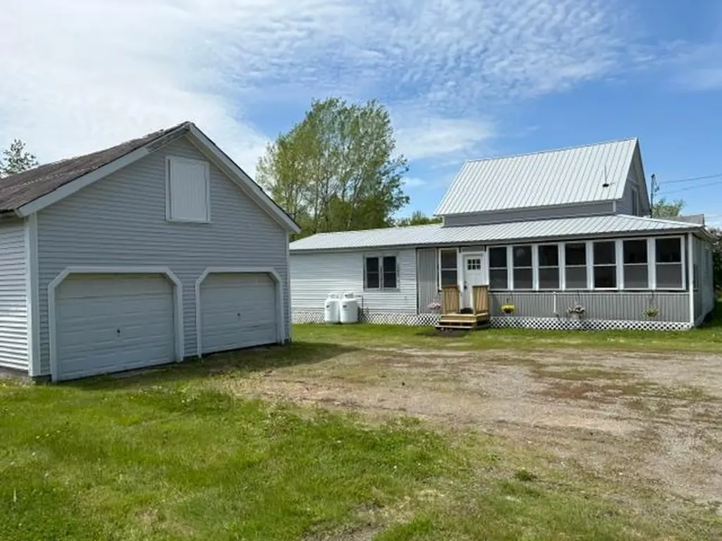 44 Lagrange Road Howland ME 04448