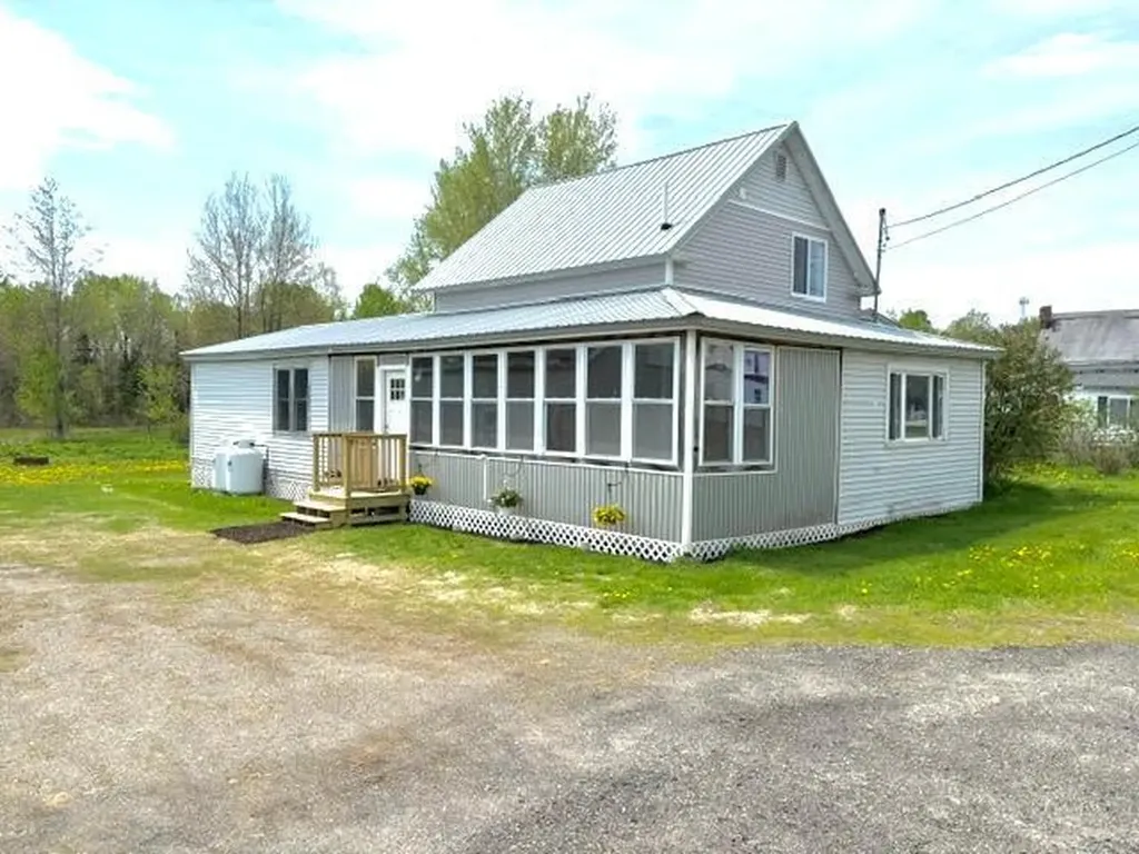 44 Lagrange Road Howland ME 04448