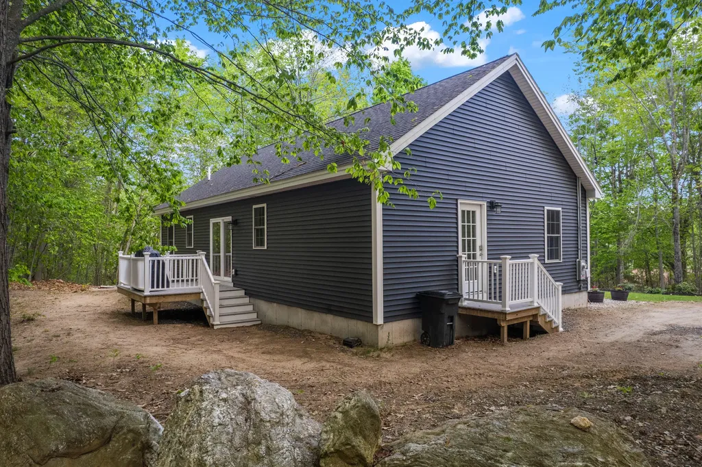 6 Richardson Road Limington ME 04049