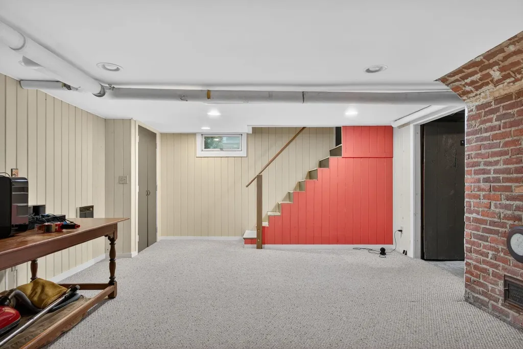 20 Longfellow Avenue Brunswick ME 04011
