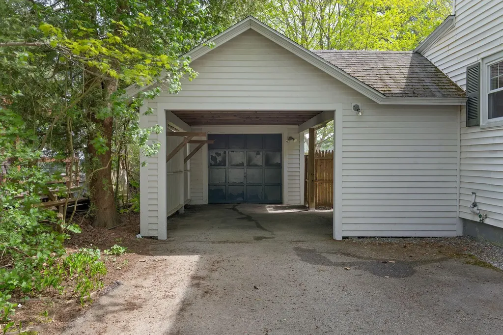20 Longfellow Avenue Brunswick ME 04011