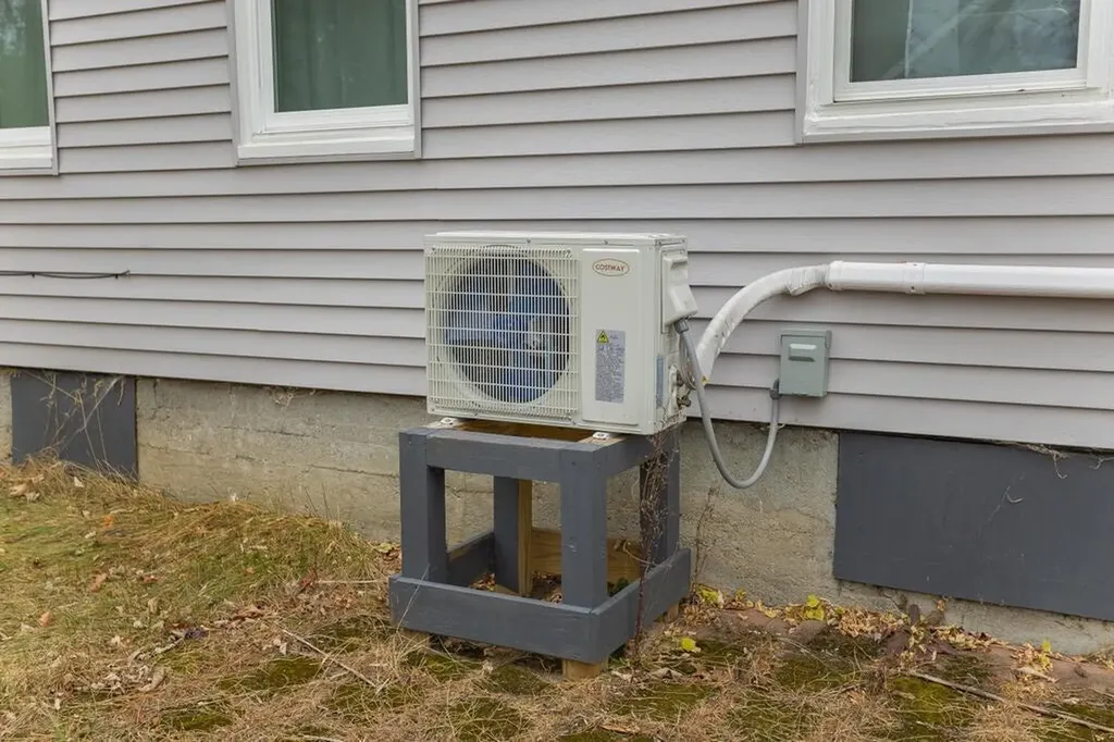 130 Holley Road Farmington ME 04938