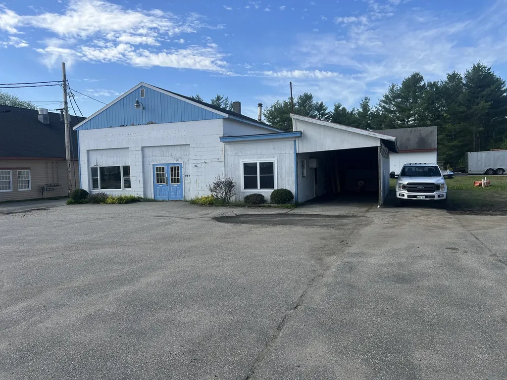 957 Sabattus Street Lewiston ME 04240