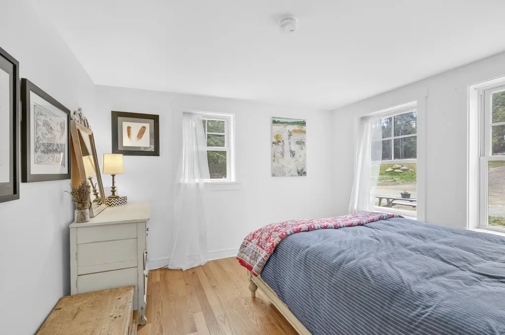 38 Thurlow Road Lincolnville ME 04849