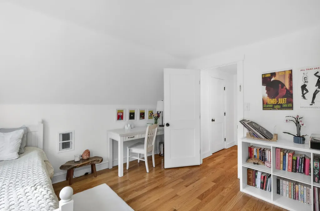 38 Thurlow Road Lincolnville ME 04849