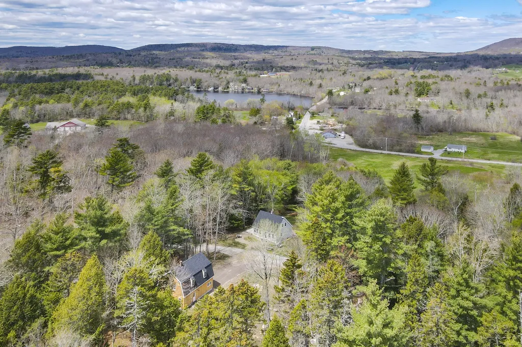 38 Thurlow Road Lincolnville ME 04849