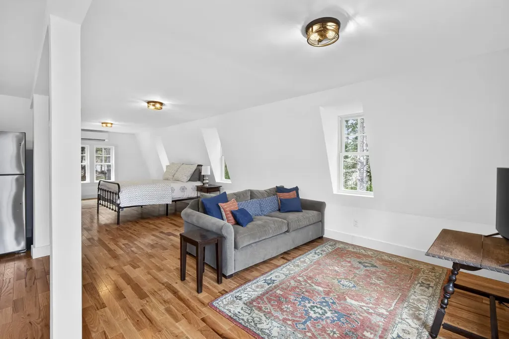 38 Thurlow Road Lincolnville ME 04849