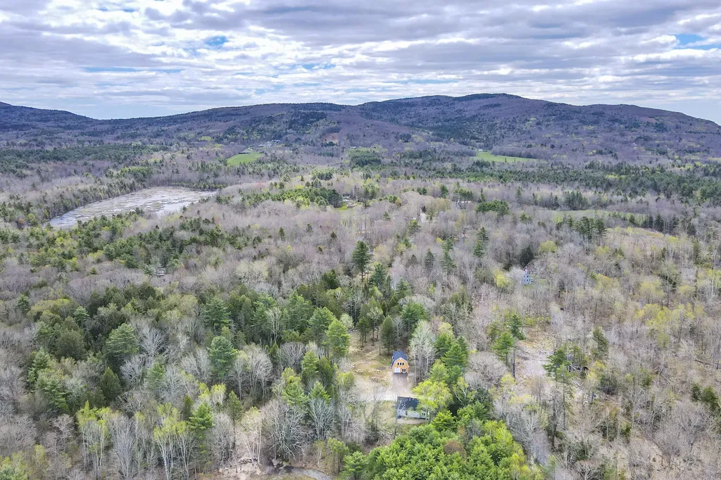 38 Thurlow Road Lincolnville ME 04849