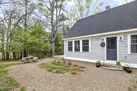 38 Thurlow Road Lincolnville ME 04849