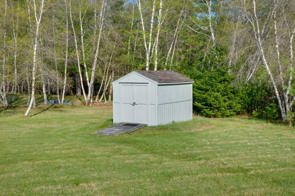 95 Sumner Road Leeds ME 04263