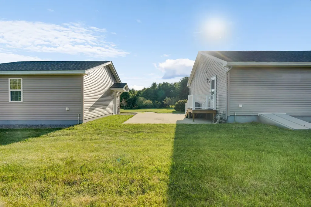 95 Sumner Road Leeds ME 04263