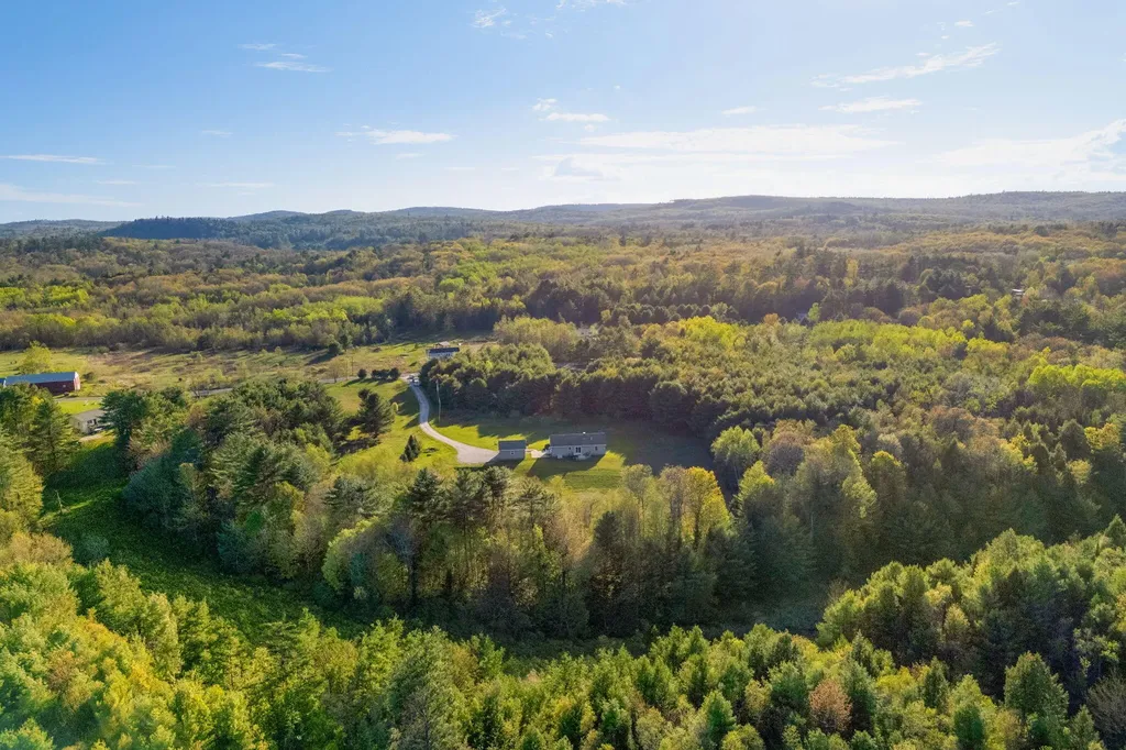 95 Sumner Road Leeds ME 04263