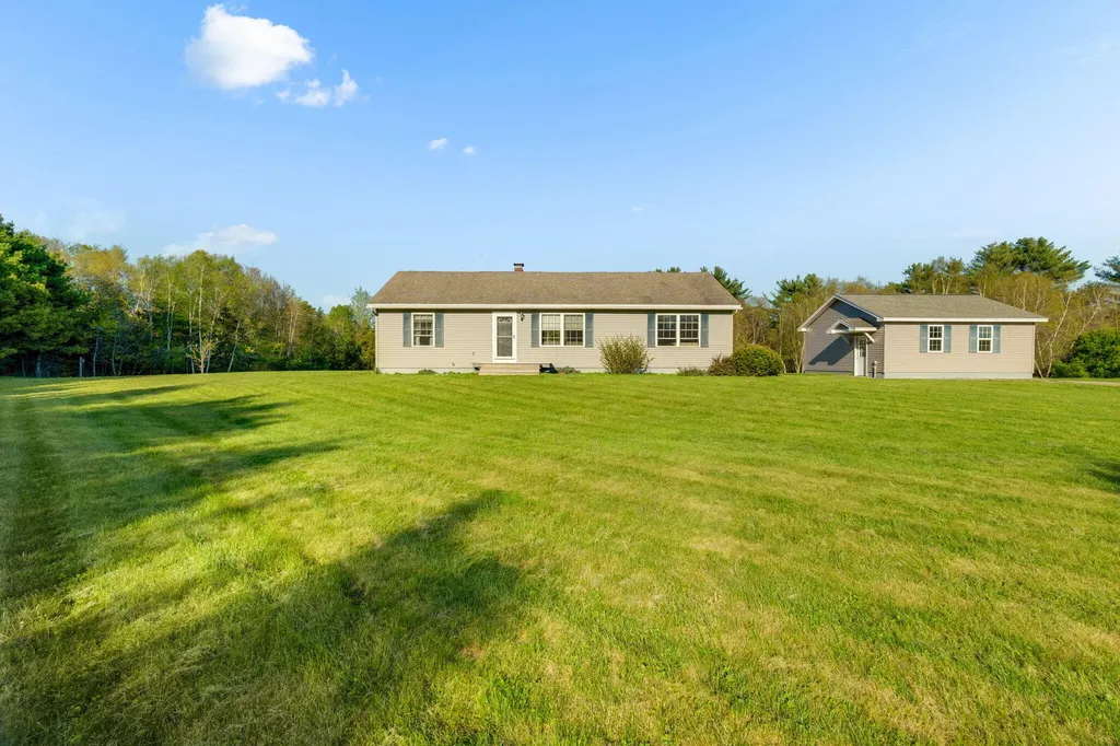95 Sumner Road Leeds ME 04263