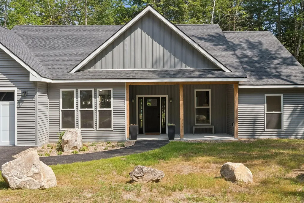 492 Point Drive Mount Vernon ME 04349