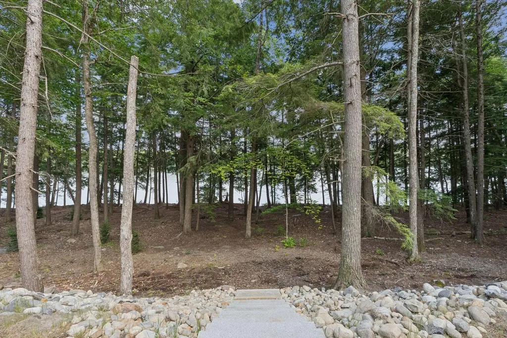492 Point Drive Mount Vernon ME 04349
