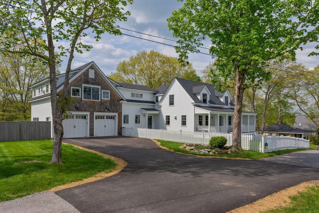 17 Harmony Hill Yarmouth ME 04096