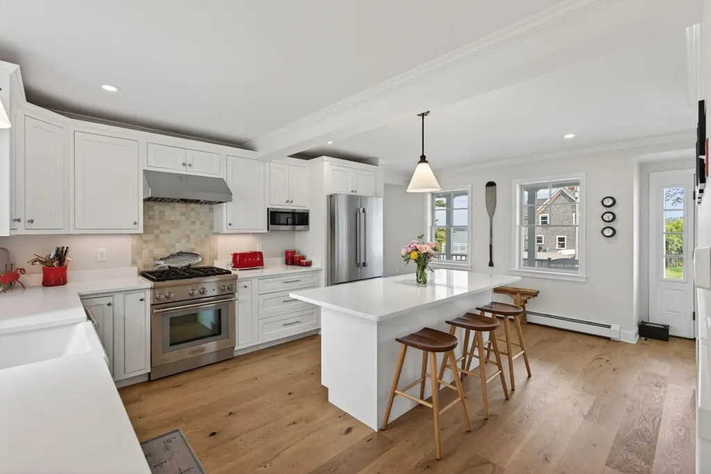 17 Harmony Hill Yarmouth ME 04096