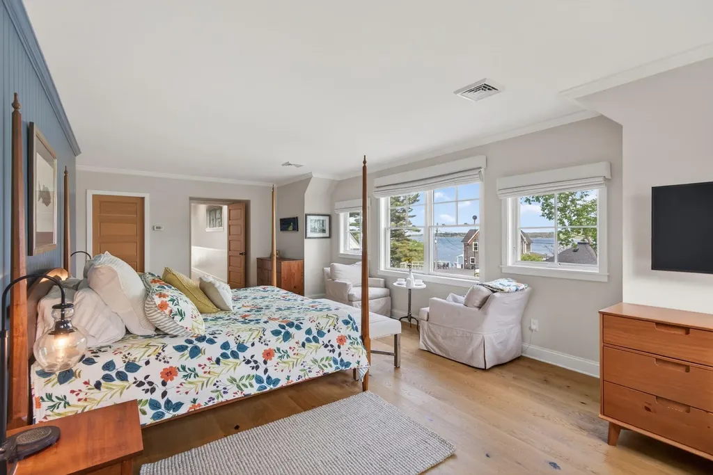 17 Harmony Hill Yarmouth ME 04096