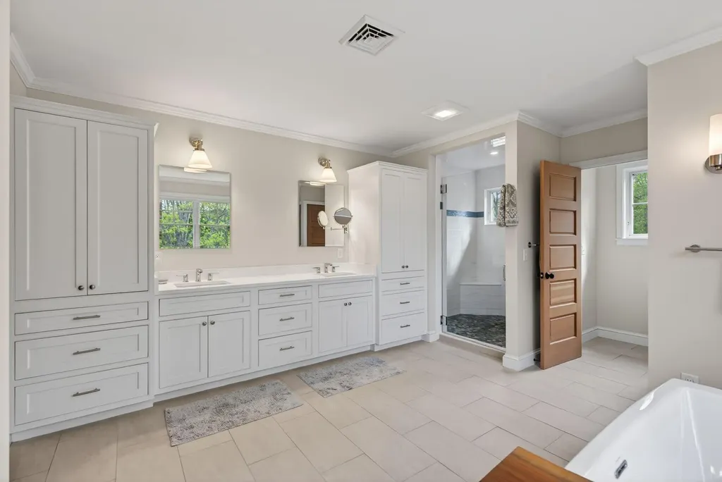 17 Harmony Hill Yarmouth ME 04096
