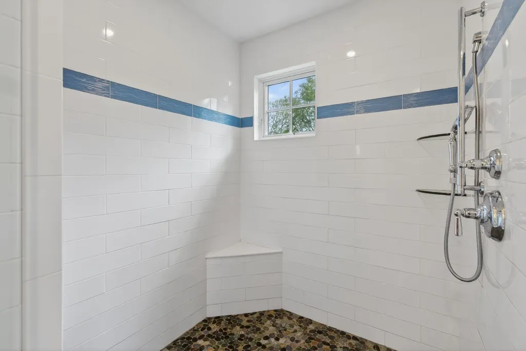17 Harmony Hill Yarmouth ME 04096