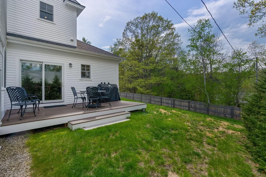 17 Harmony Hill Yarmouth ME 04096