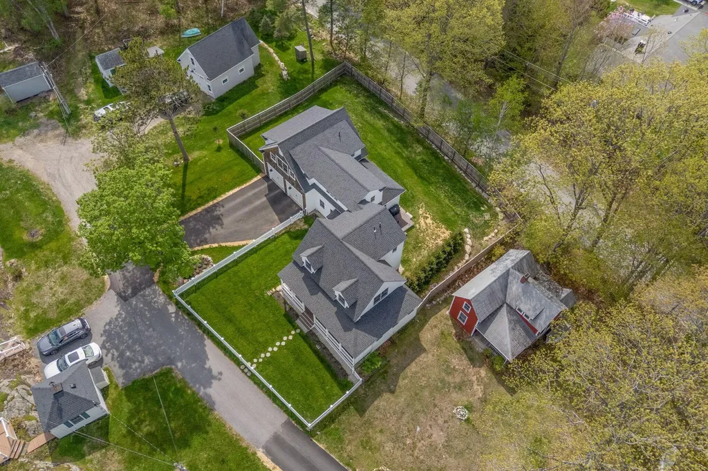 17 Harmony Hill Yarmouth ME 04096