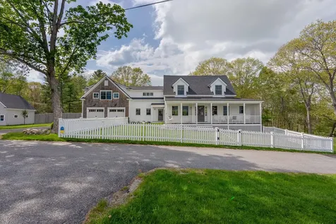 17 Harmony Hill Yarmouth ME 04096