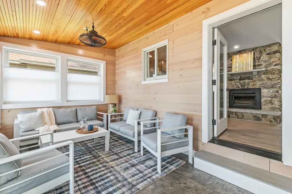 28 E Eleanor Avenue Standish ME 04084