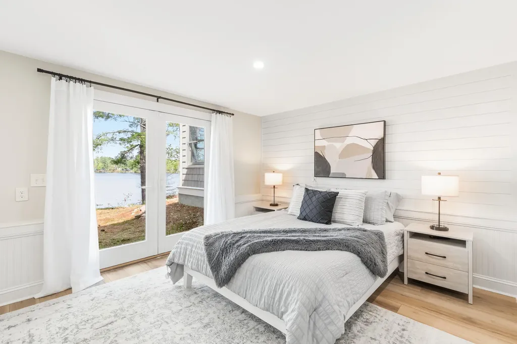 28 E Eleanor Avenue Standish ME 04084