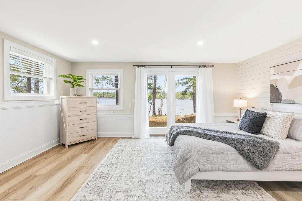 28 E Eleanor Avenue Standish ME 04084