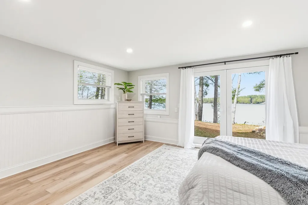 28 E Eleanor Avenue Standish ME 04084
