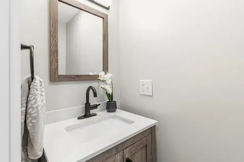 28 E Eleanor Avenue Standish ME 04084