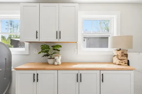 28 E Eleanor Avenue Standish ME 04084