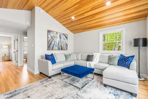 28 E Eleanor Avenue Standish ME 04084