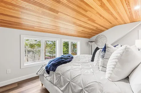 28 E Eleanor Avenue Standish ME 04084