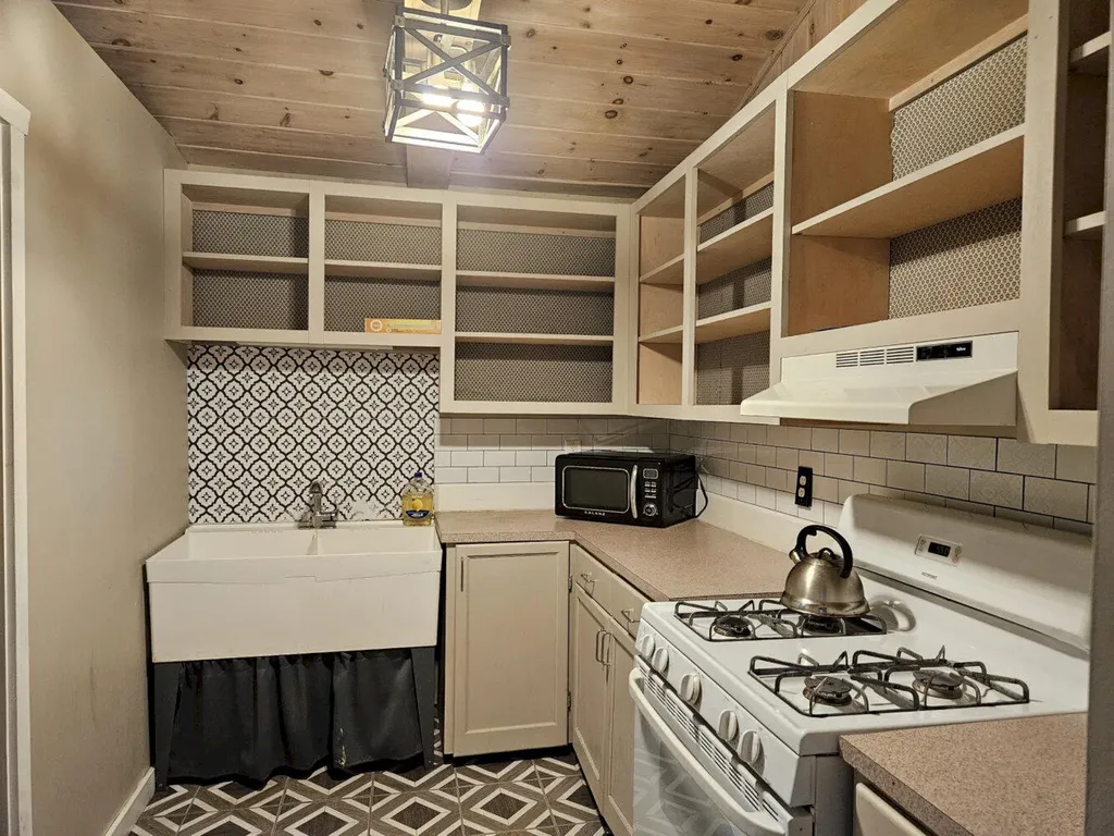 40 Peeks Hill Road Athens ME 04912