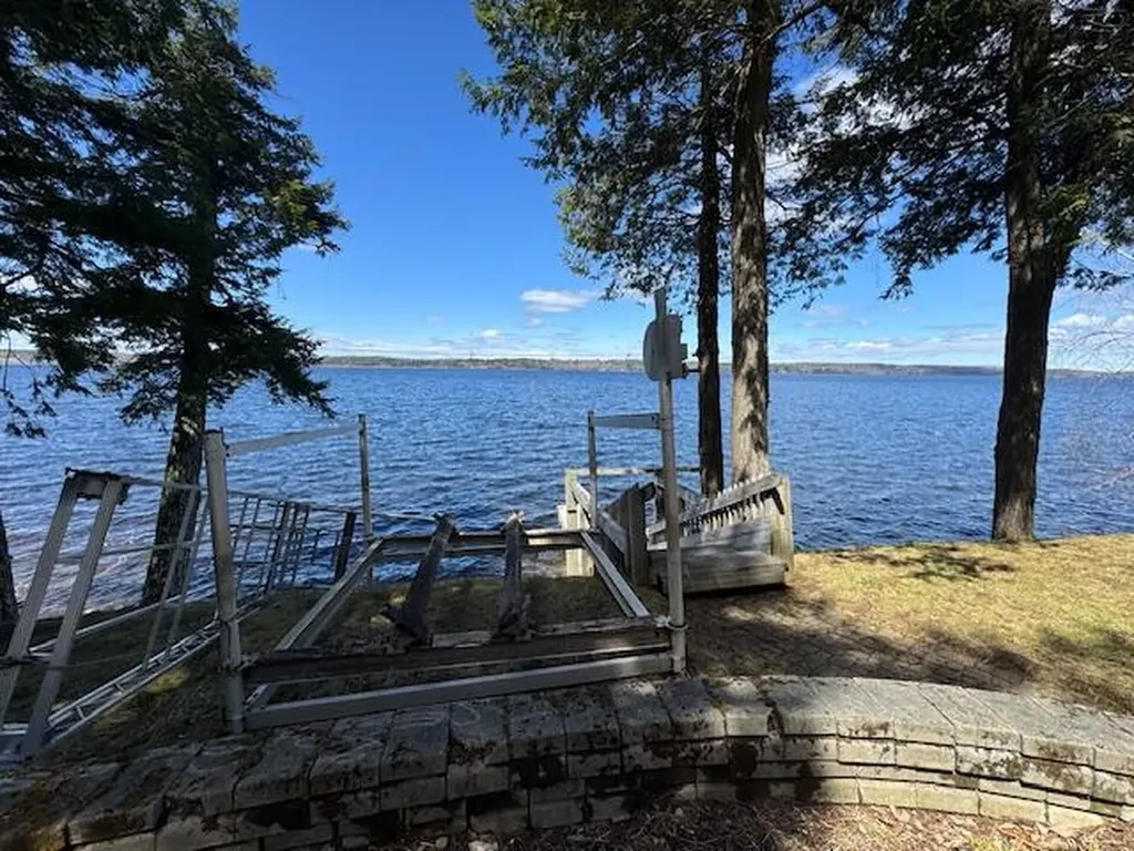 320 Redcedar Lane N Sidney ME 04330