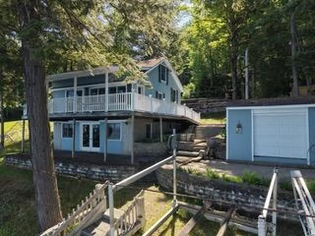 320 Redcedar Lane N Sidney ME 04330
