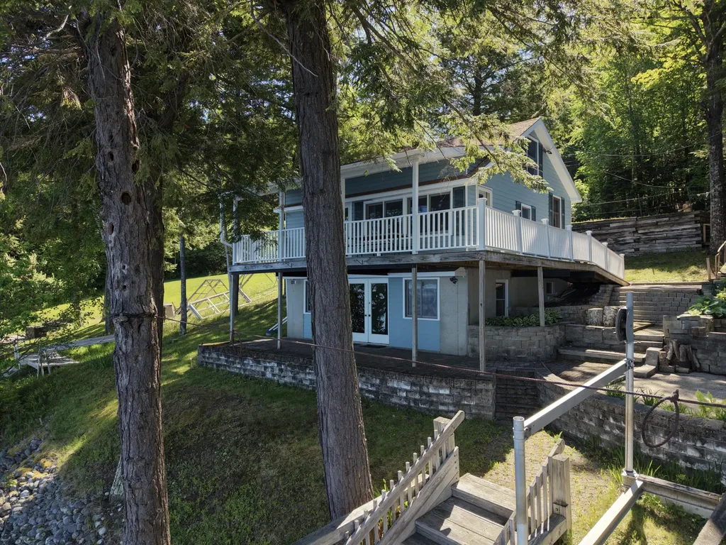320 Redcedar Lane N Sidney ME 04330