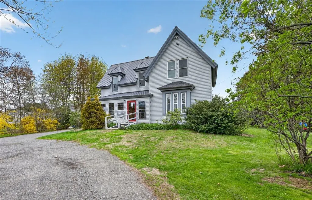 2694 Us Highway 1 Sullivan ME 04664