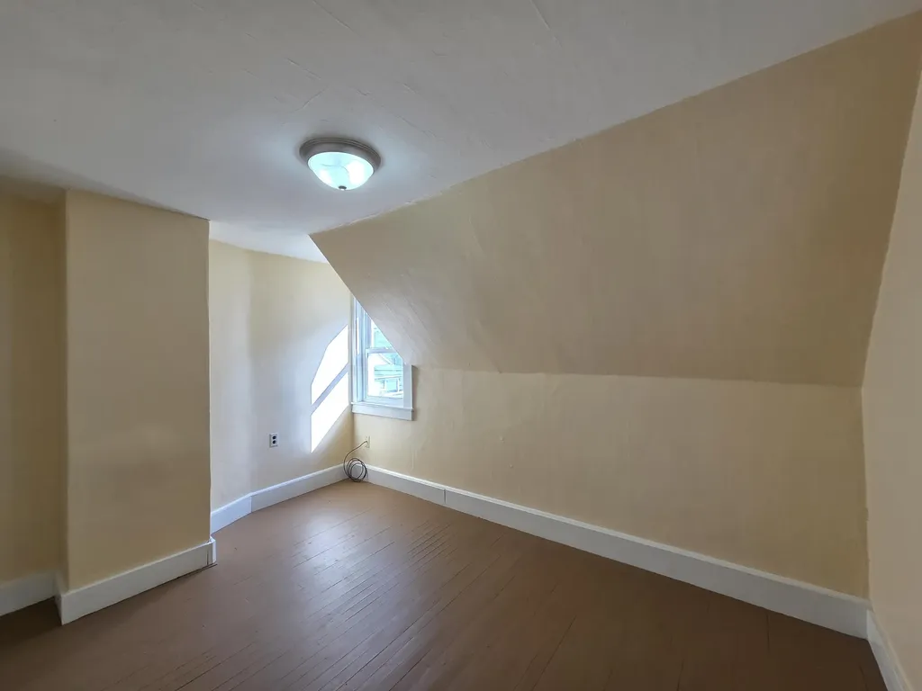 16 Kendall Street Augusta ME 04330