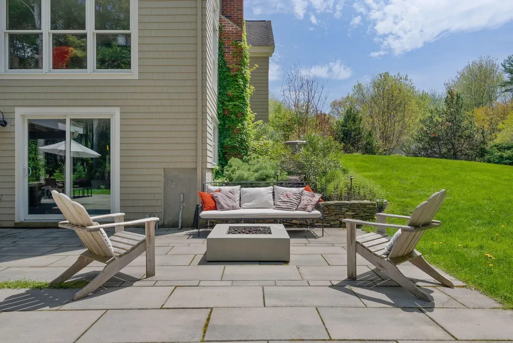 2 Tiger Lily Lane Cape Elizabeth ME 04107
