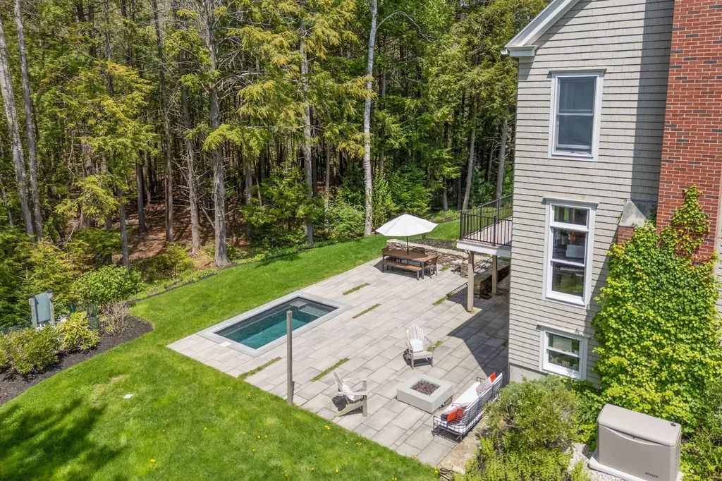 2 Tiger Lily Lane Cape Elizabeth ME 04107