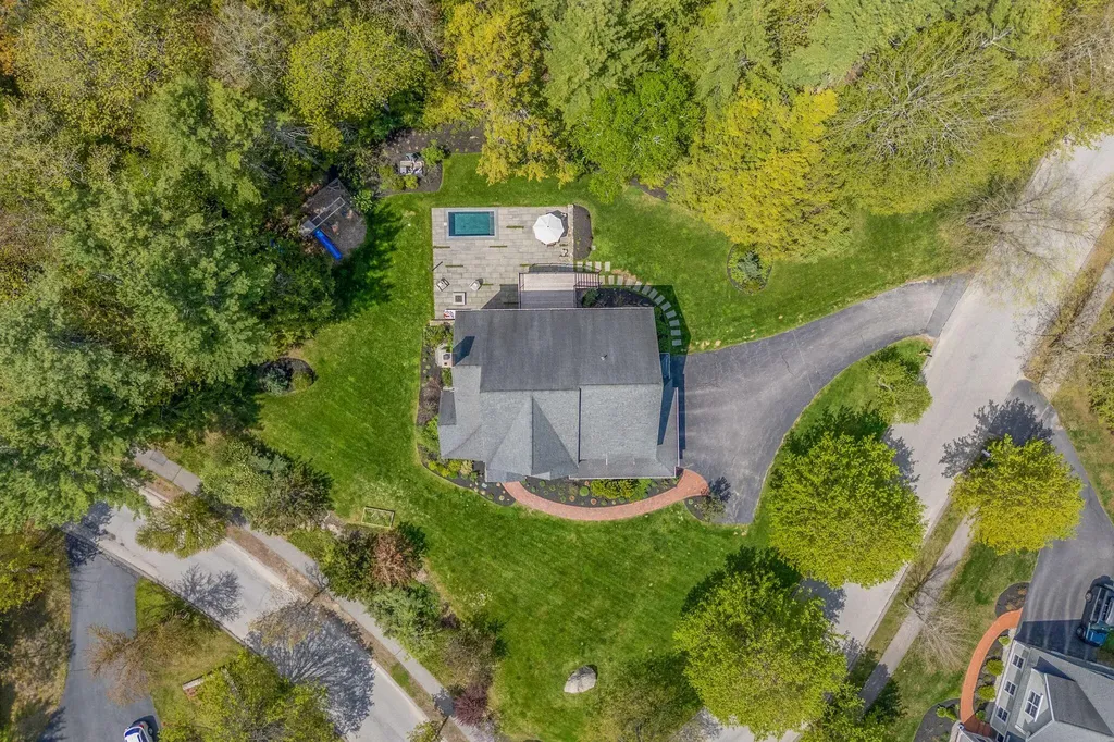 2 Tiger Lily Lane Cape Elizabeth ME 04107