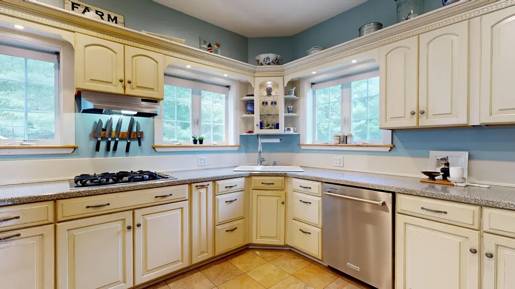 76 Heritage Lane Union ME 04862