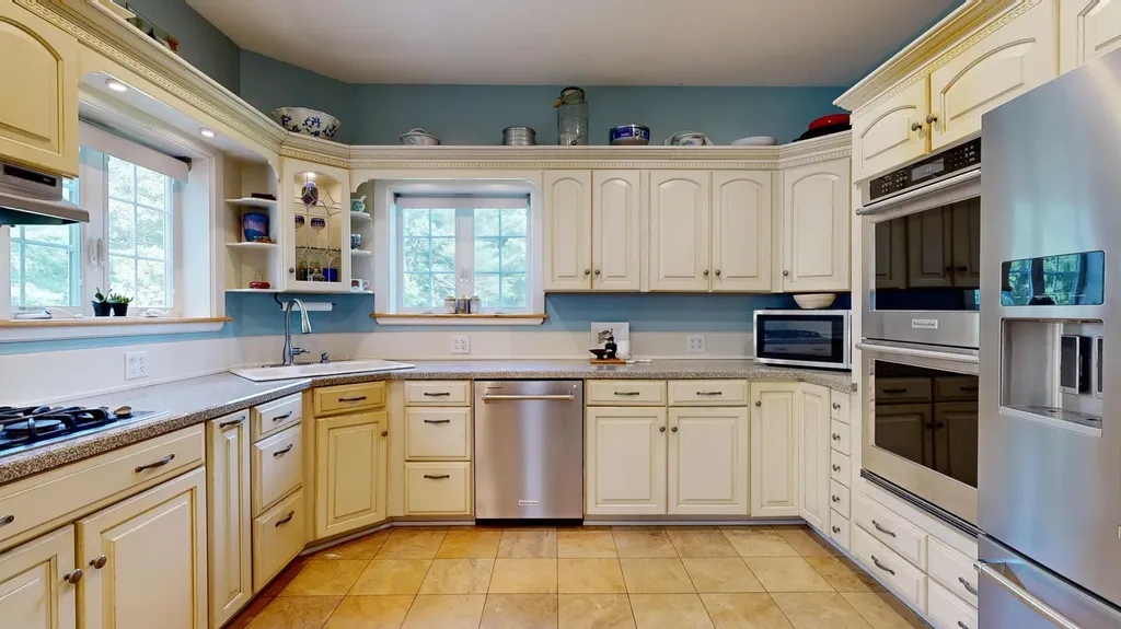 76 Heritage Lane Union ME 04862