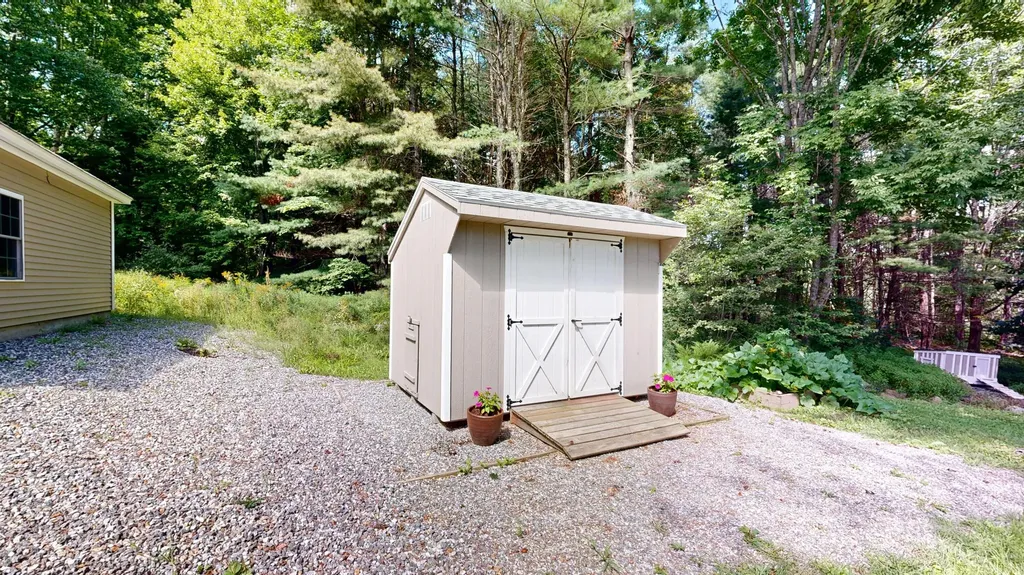 76 Heritage Lane Union ME 04862