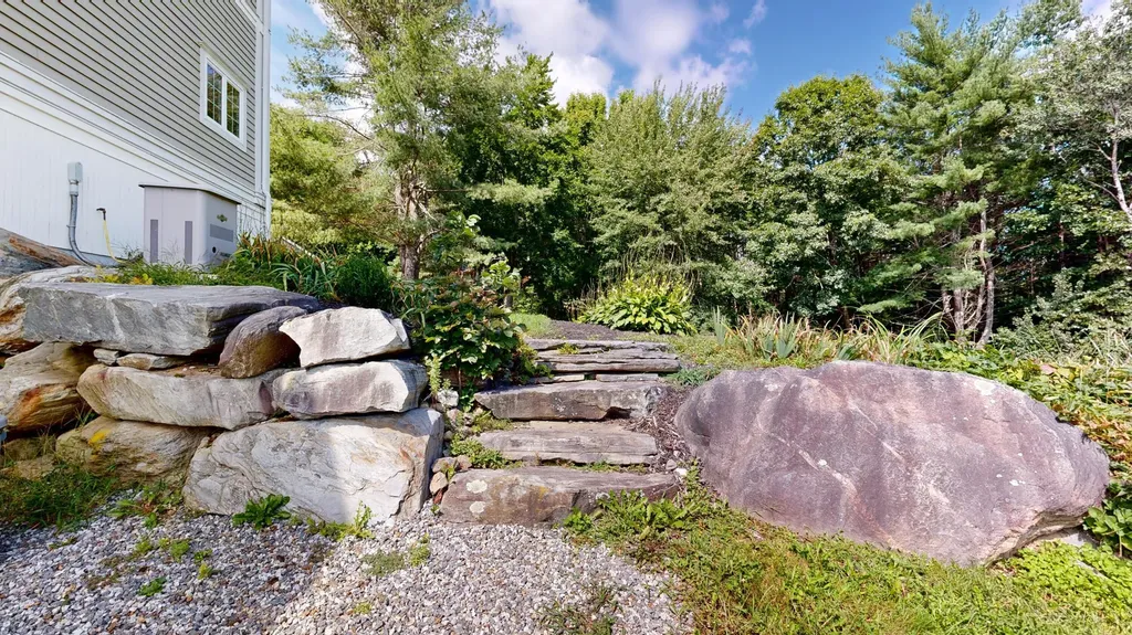 76 Heritage Lane Union ME 04862